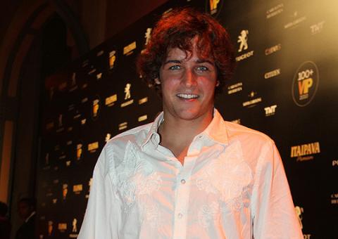 De volta aos palcos, Felipe Dylon lançará disco