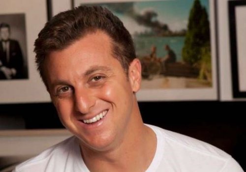 Luciano Huck diz que não lançaria Tiazinha e Feiticeira nos dias de hoje