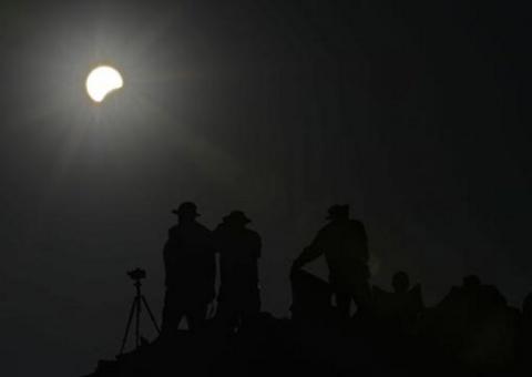 Eclipse solar raro poderá ser visto neste domingo na África, Europa e EUA