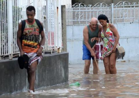Chuvas deixam dois mortos em Belford Roxo