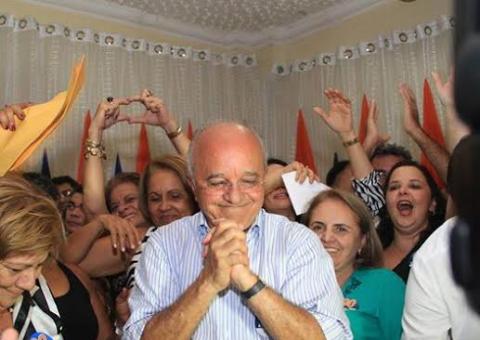 Educadores assinam moção de apoio à pré-candidatura de José Melo ao Governo do Amazonas