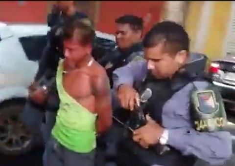 Quadrilha faz arrastão em joalheria na Epaminondas