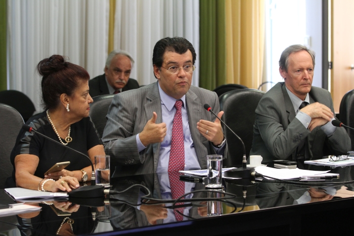 Braga reúne com setor varejistas e transmite confiança 