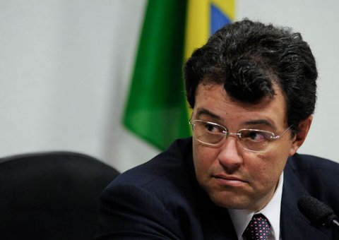 Ministro inocenta Braga da acusação de peculato e formação de quadrilha