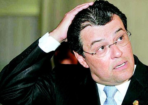 Dilma avalia demitir ministro que ela nomeou há menos de um mês