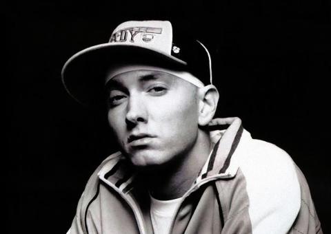 Eminem lança prévia do clipe de "Berzerk", confira