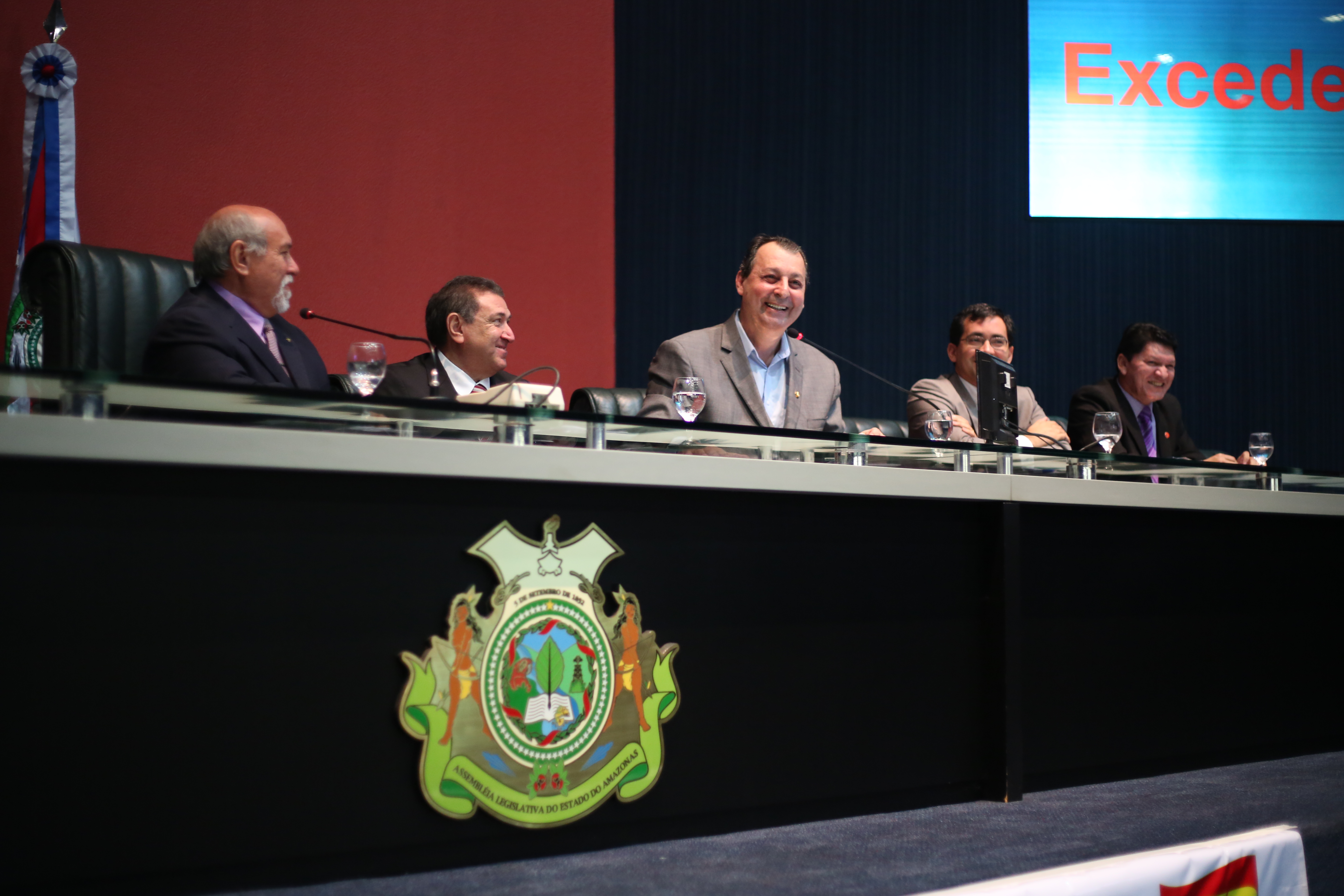 Omar Aziz participa de audiência pública sobre reforma política