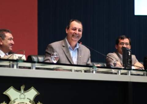 Omar Aziz participa de audiência pública sobre reforma política