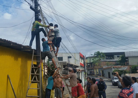 Homem morre ao tentar consertar rede elétrica