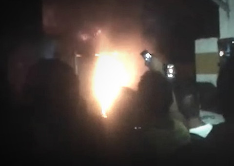 Incêndio no Manôa na noite desta quinta assusta moradores