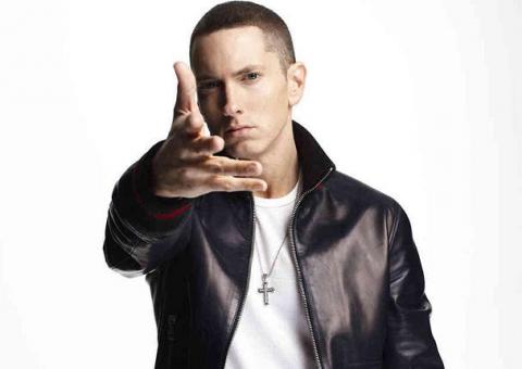 Eminem divulga clipe de "Rap God", confira