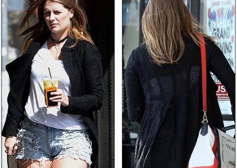 Atriz de 'The O.C.' aparece com vários quilos a mais