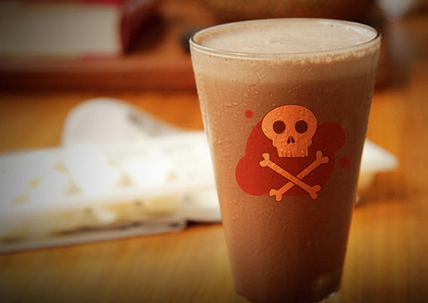 Avó envenena a própria família ao fazer chocolate quente vencido há 25 anos