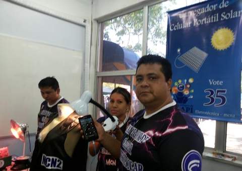 Carregador a energia solar é alternativa para celulares