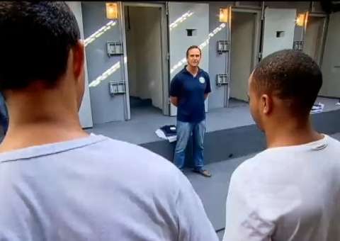 Reportagem mostra a rotina dos presos dentro do Complexo Penitenciário de Bangu