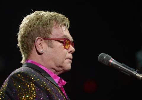 Elton John defenderá direitos gays em Moscou