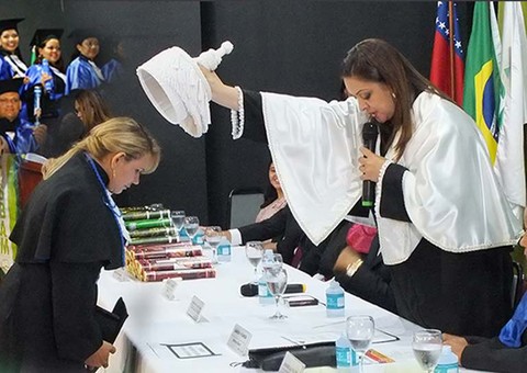 Faculdade entrega de 500 diplomas nesta sexta