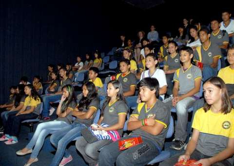 Atividades do parlamento chegou a mais de 30 mil pessoas em 2013