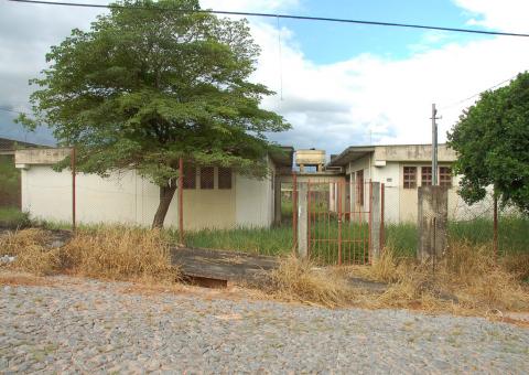 Escola que fechou com criança dormindo dentro é condenada