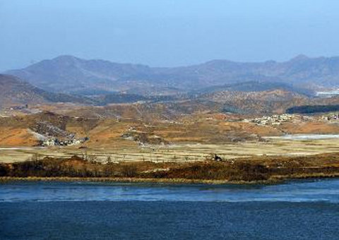 Coreia do Sul detém americano que queria chegar ao Norte a nado