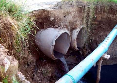 Vereador indignado com concessionária de água e esgoto