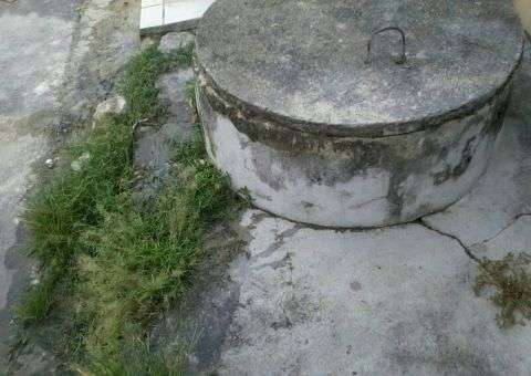 Esgoto está entupido há mais de seis meses na Cidade Nova 2