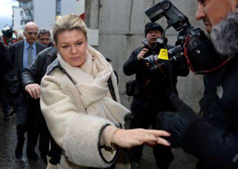 Esposa de Schumacher pede para que deixem médicos e família em paz