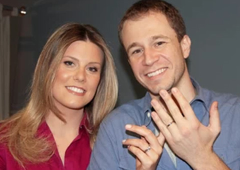 Esposa de Tiago Leifert dá fora em apresentador ao vivo: "Eu tenho cabelo bom, diferente de você"