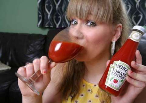 Estudante come 75kg de molho de ketchup por ano