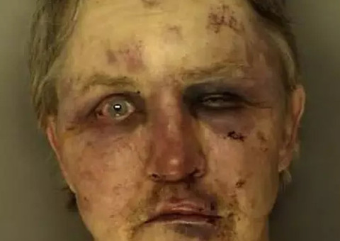 Homem espanca estuprador da namorada 