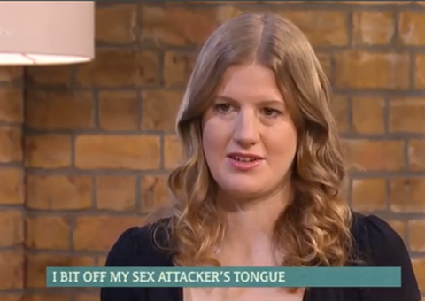 Mulher arranca língua de estuprador e entrega a polícia