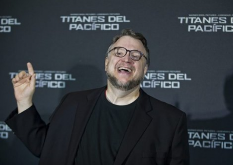 'Círculo de Fogo': um combate futurista e titânico entre monstros e robôs