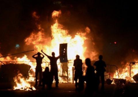 EUA pedem calma a manifestantes brasileiros