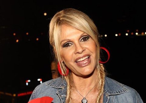 Monique Evans é internada em clínica de psiquiátrica novamente