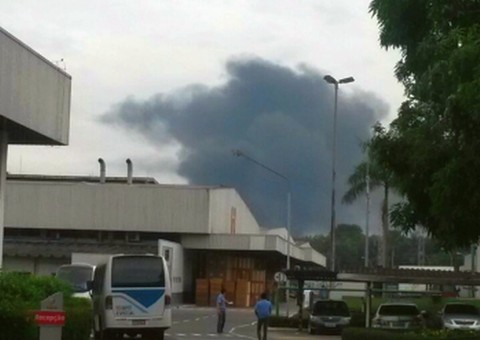 Balsa explode na Ceasa