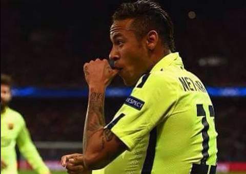  Irmã de Neymar explica comemoração de gol com insinuação de gravidez