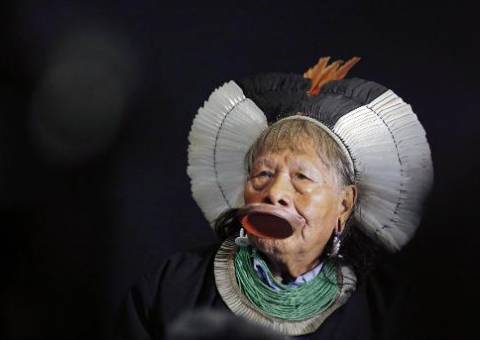 Cacique Raoni pede que Amazônia não seja esquecida por causa da Copa