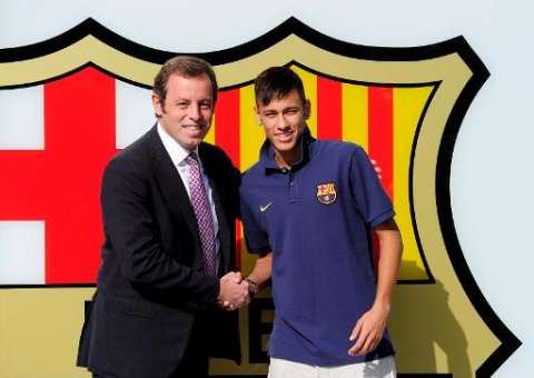 Juiz aceita denúncia e vai investigar contratação de Neymar