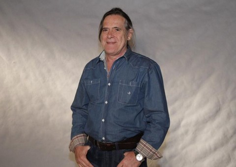 José de Abreu se revolta com assaltos, xinga muito no Twitter e causa polêmica