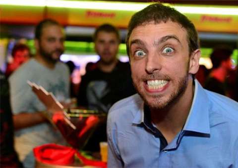 Léo Lins é ameaçado no Japão