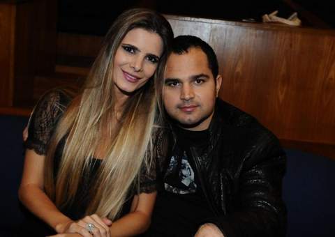 Mulher de Luciano Camargo dá chega pra lá em fã do marido