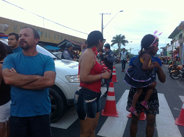 Comércio de mulher que falou mal de Manaus recorre a proteção policial