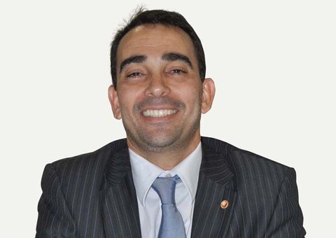  Melo nomeia Fábio Carlos Monteiro como novo procurador