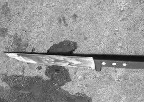 Abandonada pelo namorado, mulher mata jovem de 20 anos