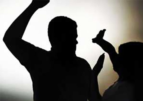 Tiros matam 5 e facadas mais 4 no fim de semana