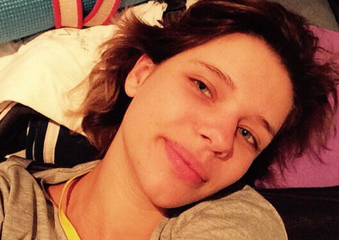 Bruna Linzmeyer emagrece 10 quilos para viver prostituta viciada em longa-metragem