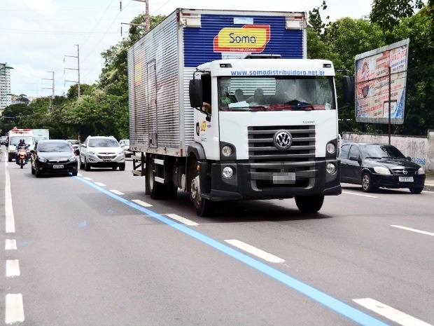  Faixa azul da Avenida Mário Ypiranga começa a ser fiscalizada