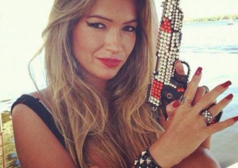 Ex-BBB Fani negocia terceiro ensaio nu na Playboy