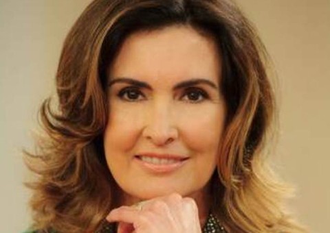 De novo? Depois de Marina Ruy Barbosa, Fátima Bernardes repete vestido de Marquezine