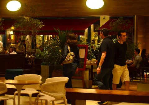 Fatima Bernardes leva  Willian Bonner para jantar